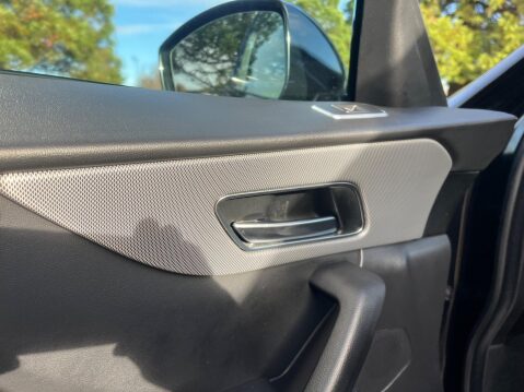 Jaguar F-Pace 2.0 D180 Chequered Flag Auto AWD Euro 6 (s/s) 5dr 32