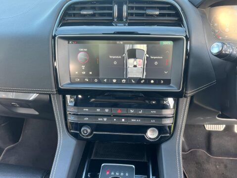 Jaguar F-Pace 2.0 D180 Chequered Flag Auto AWD Euro 6 (s/s) 5dr 35
