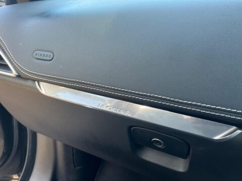 Jaguar F-Pace 2.0 D180 Chequered Flag Auto AWD Euro 6 (s/s) 5dr 52