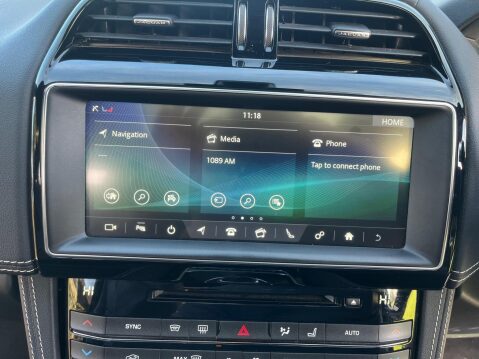 Jaguar F-Pace 2.0 D180 Chequered Flag Auto AWD Euro 6 (s/s) 5dr 37