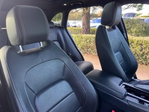 Jaguar F-Pace 2.0 D180 Chequered Flag Auto AWD Euro 6 (s/s) 5dr 26