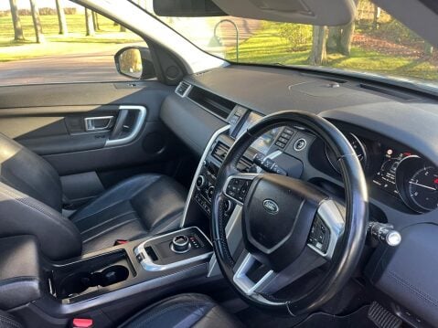 Land Rover Discovery Sport 2.0 TD4 HSE Auto 4WD Euro 6 (s/s) 5dr 29