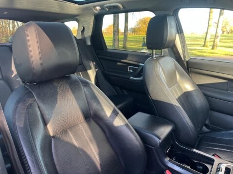 Land Rover Discovery Sport 2.0 TD4 HSE Auto 4WD Euro 6 (s/s) 5dr 28