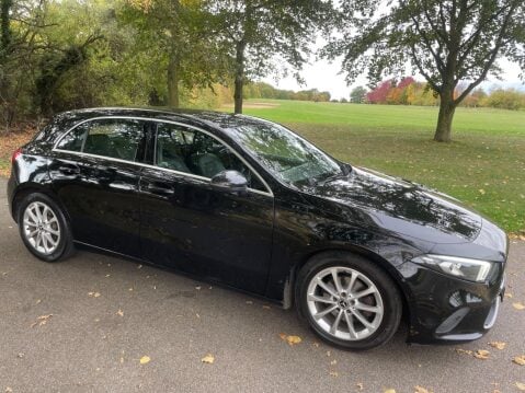 Mercedes-Benz A Class 1.5 A180d Sport (Executive) 7G-DCT Euro 6 (s/s) 5dr 3