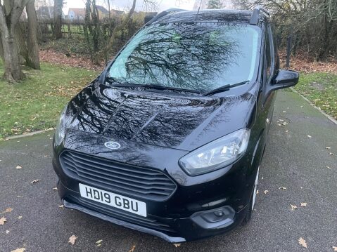 Ford Tourneo Courier 1.0 EcoBoost Zetec Euro 6 5dr 17