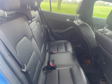 Mercedes-Benz GLA 2.1 GLA200 CDI Sport 7G-DCT Euro 6 (s/s) 5dr 25