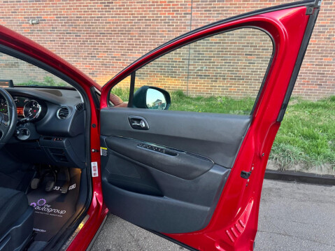 Peugeot 3008 2.0 HDi Exclusive Euro 5 5dr 18