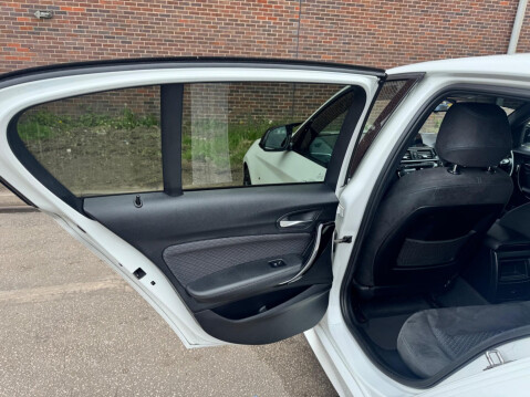 BMW 1 Series 1.5 116d M Sport Shadow Edition Auto Euro 6 (s/s) 5dr 39