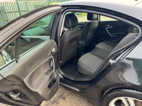 Vauxhall Insignia 2.0 CDTi ecoFLEX SRi Euro 5 5dr 18