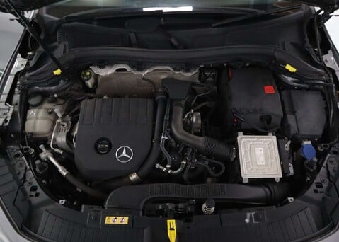 Mercedes-Benz GLA 1.3 GLA 200 Sport Auto 5dr 41