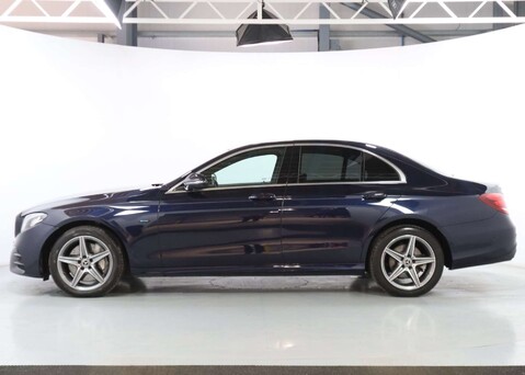 Mercedes-Benz E Class 2.0 E 300 AMG Line de Auto 4dr 4