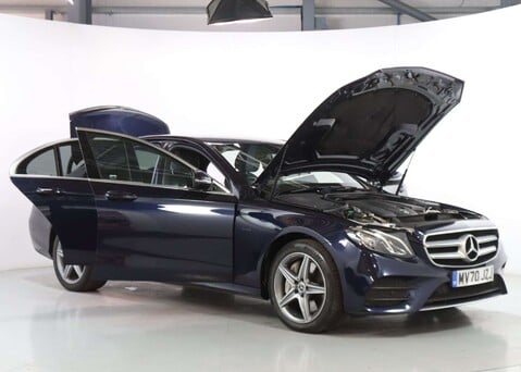 Mercedes-Benz E Class 2.0 E 300 AMG Line de Auto 4dr 47