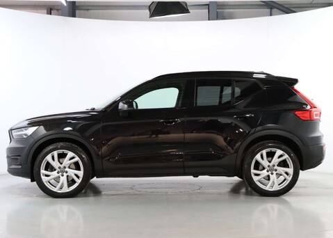 Volvo XC40 2.0 XC40 R-Design Pro B4 MHEV Auto 5dr 4