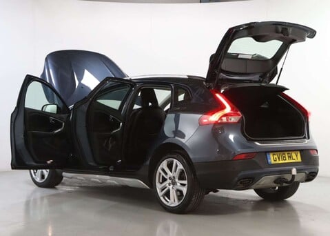 Volvo V40 2.0 V40 Cross Country Professional T3 5dr 43