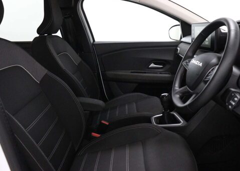 Dacia Jogger 1.0 Jogger Expression TCe 5dr 27