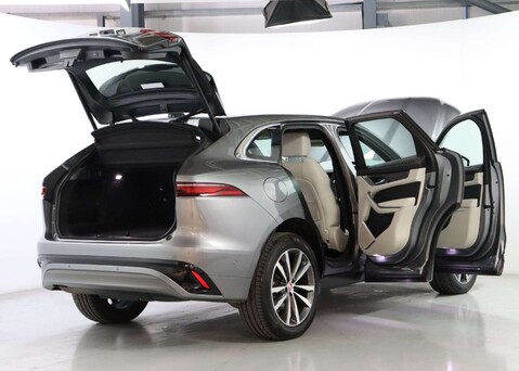 Jaguar F-Pace 2.0 F-PACE R-Dynamic SE D MHEV AWD Auto 4WD 5dr 53