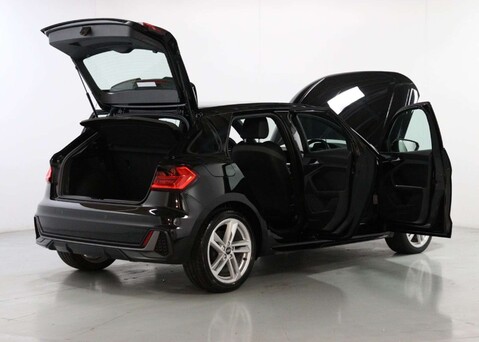 Audi A1 1.0 A1 Sportback 25 TFSI S Line Semi-Auto 5dr 41