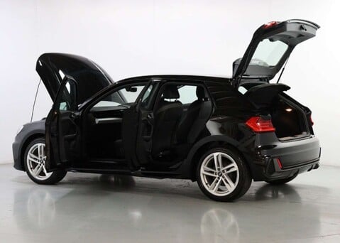 Audi A1 1.0 A1 Sportback 25 TFSI S Line Semi-Auto 5dr 39