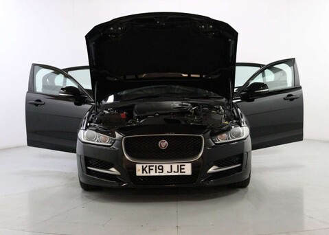 Jaguar XE 2.0 XE R-Sport Auto 4dr 40