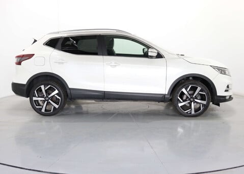 Nissan Qashqai 1.3 Qashqai N-Motion DiG-T 5dr 8