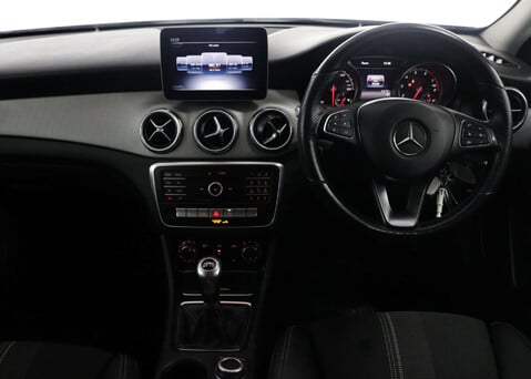 Mercedes-Benz GLA 1.6 GLA 180 Urban Edition 5dr 11