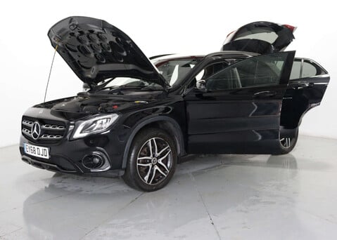 Mercedes-Benz GLA 1.6 GLA 180 Urban Edition 5dr 36