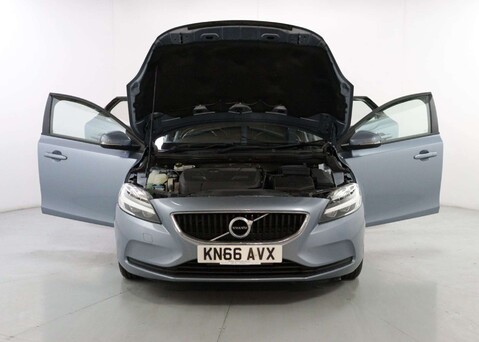 Volvo V40 1.5 V40 Momentum T2 Auto 5dr 35