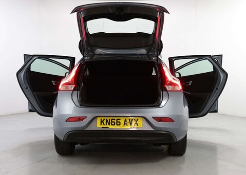 Volvo V40 1.5 V40 Momentum T2 Auto 5dr 39