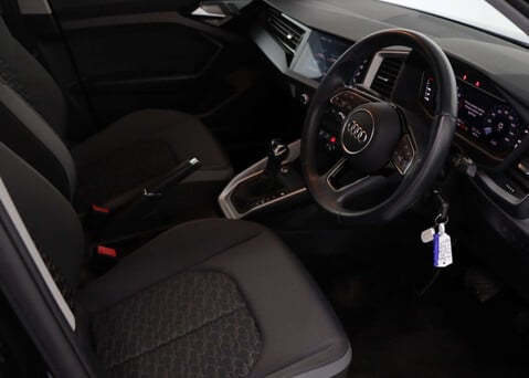 Audi A1 1.0 A1 Sportback 25 TFSI Sport Semi-Auto 5dr 39