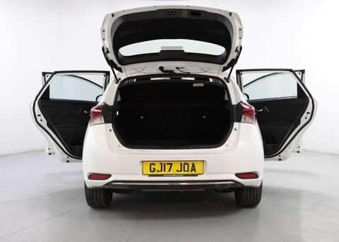 Toyota Auris 1.8 Auris Business Edition TSS Hybrid VVT-i CVT 5dr 39