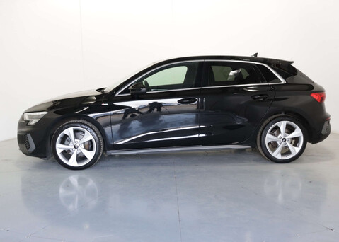 Audi A3 1.5 A3 Sportback 35 TFSI MHEV S Line Semi-Auto 5dr 4