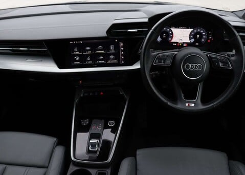 Audi A3 1.5 A3 Sportback 35 TFSI MHEV S Line Semi-Auto 5dr 19