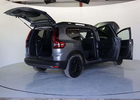 Dacia Jogger 1.6 Jogger Extreme HEV Auto 5dr 15