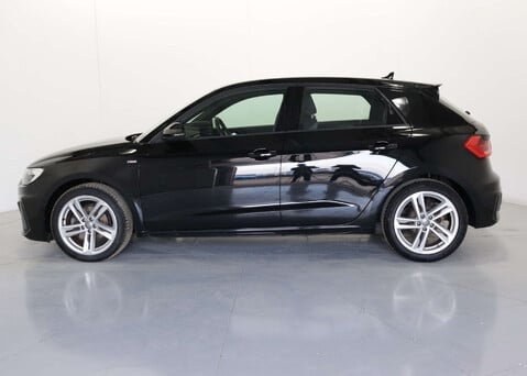 Audi A1 1.0 A1 Sportback 30 TFSI S Line Semi-Auto 5dr 4