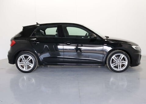 Audi A1 1.0 A1 Sportback 30 TFSI S Line Semi-Auto 5dr 8