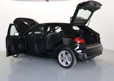 Audi A1 1.0 A1 Sportback 30 TFSI S Line Semi-Auto 5dr 13