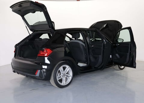 Audi A1 1.0 A1 Sportback 30 TFSI S Line Semi-Auto 5dr 15