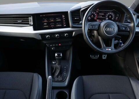 Audi A1 1.0 A1 Sportback 30 TFSI S Line Semi-Auto 5dr 37