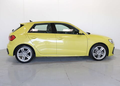 Audi A1 1.0 A1 Sportback 30 TFSI S Line Semi-Auto 5dr 8