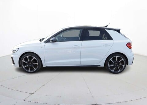 Audi A1 1.0 A1 Sportback 25 TFSI Black Edition Semi-Auto 5dr 4