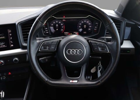 Audi A1 1.0 A1 Sportback 25 TFSI Black Edition Semi-Auto 5dr 10