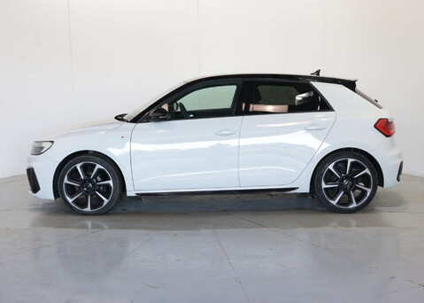 Audi A1 1.0 A1 Sportback 25 TFSI Black Edition Semi-Auto 5dr 4