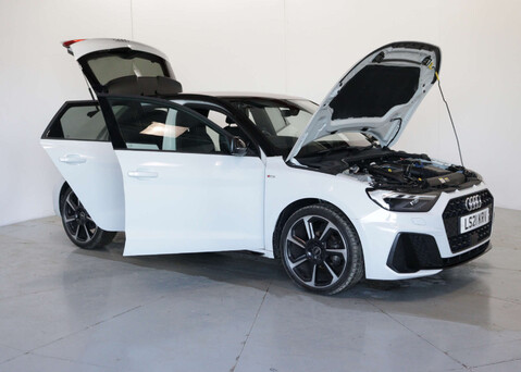 Audi A1 1.0 A1 Sportback 25 TFSI Black Edition Semi-Auto 5dr 30