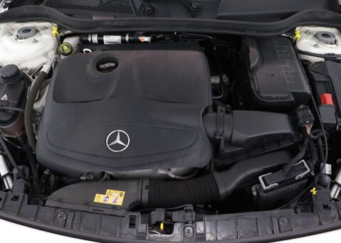 Mercedes-Benz GLA 1.6 GLA 180 Urban Edition Auto 5dr 37