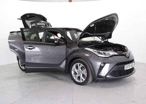 Toyota C-HR 1.8 C-HR Design HEV CVT 5dr 37