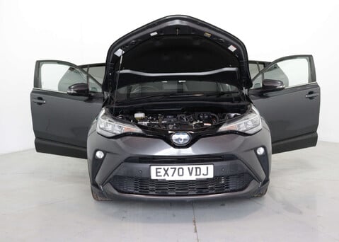 Toyota C-HR 1.8 C-HR Design HEV CVT 5dr 38