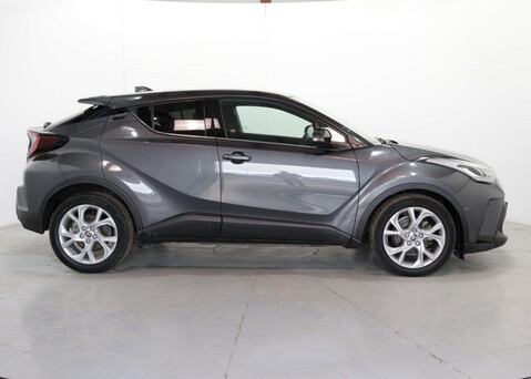 Toyota C-HR 1.8 C-HR Design HEV CVT 5dr 8