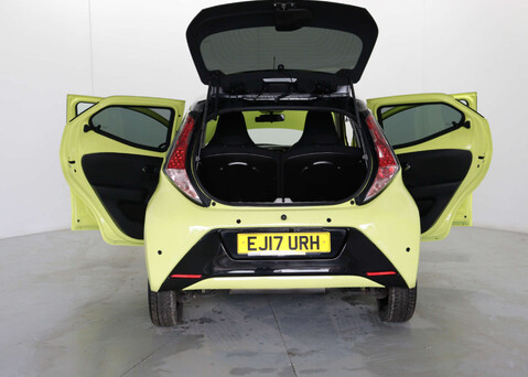 Toyota Aygo 1.0 Aygo X-Cite 2 VVT-i CVT 5dr 33