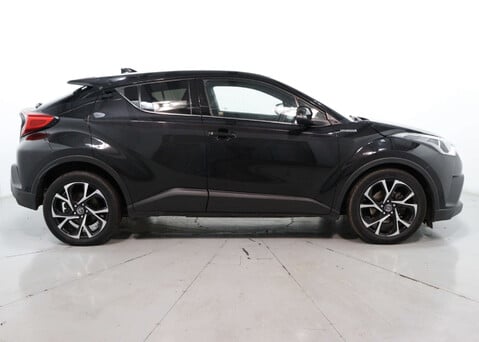 Toyota C-HR 1.8 C-HR Design HEV CVT 5dr 8