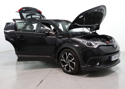 Toyota C-HR 1.8 C-HR Design HEV CVT 5dr 38